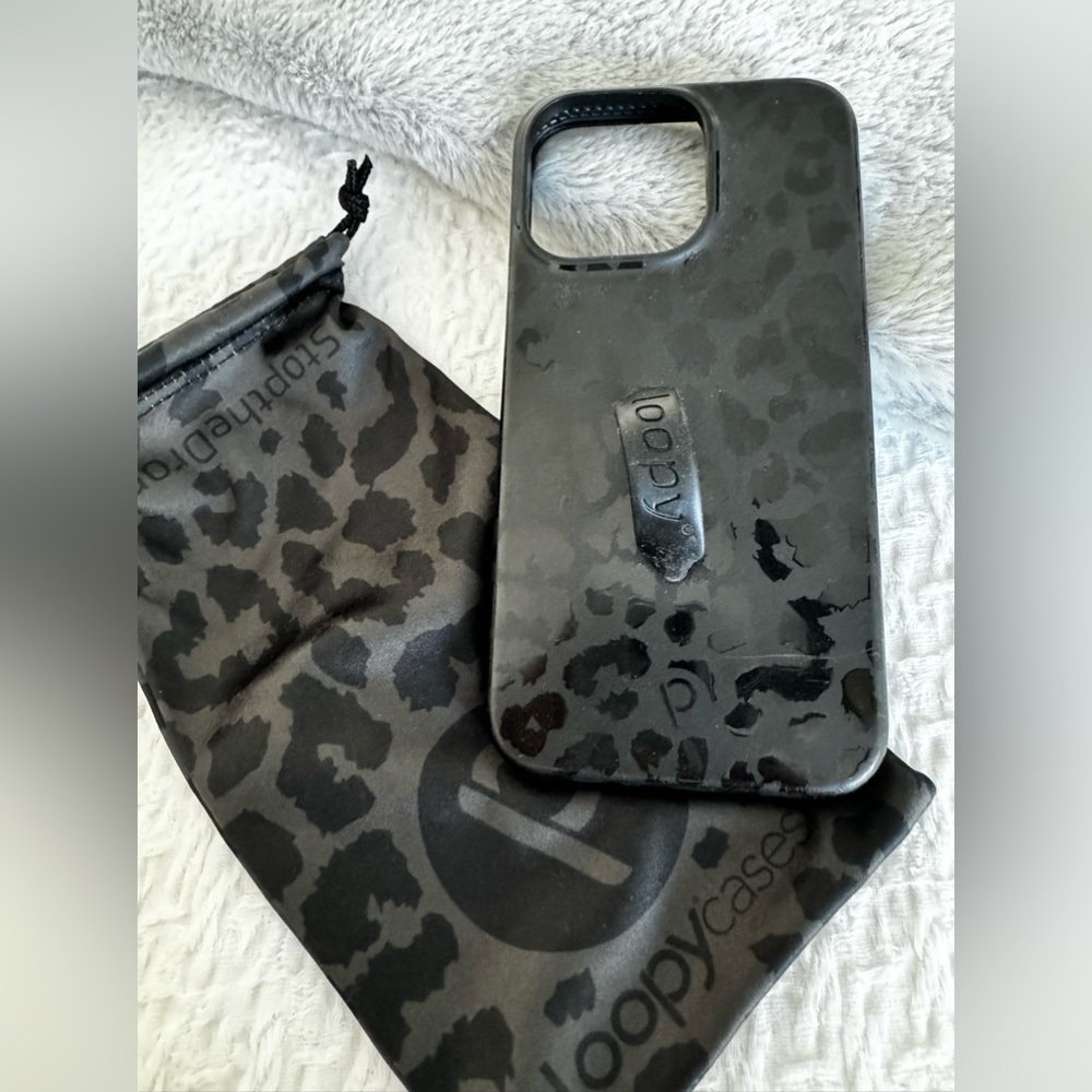Loopy case iPhone 13 Pro black leopard print